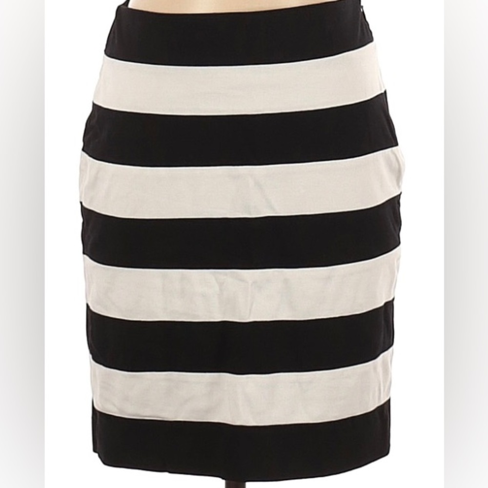 White House Black Market Striped skirt Sz 6